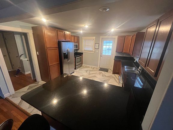 5th image of 125 Beechwood Ave