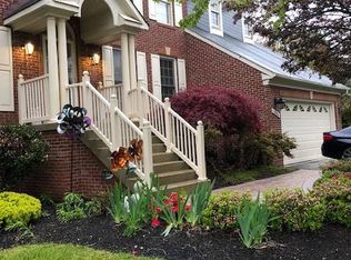 13416 Marble Rock Dr, Chantilly, VA 20151