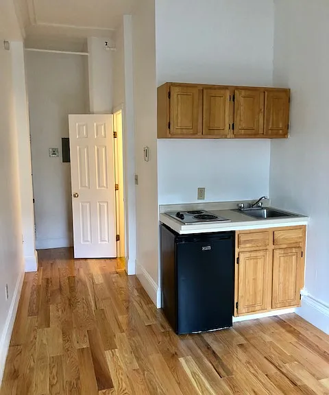 1077 Beacon St #3 — Photo 1