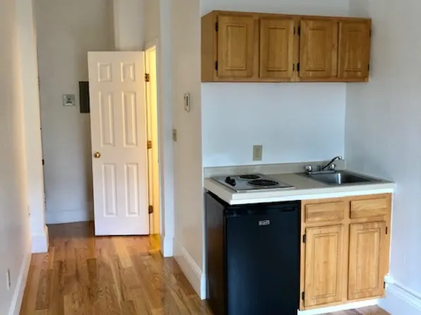 1077 Beacon St, Brookline, MA