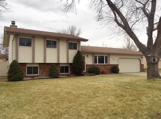 3242 Camelot Dr, Fort Collins, CO 80525