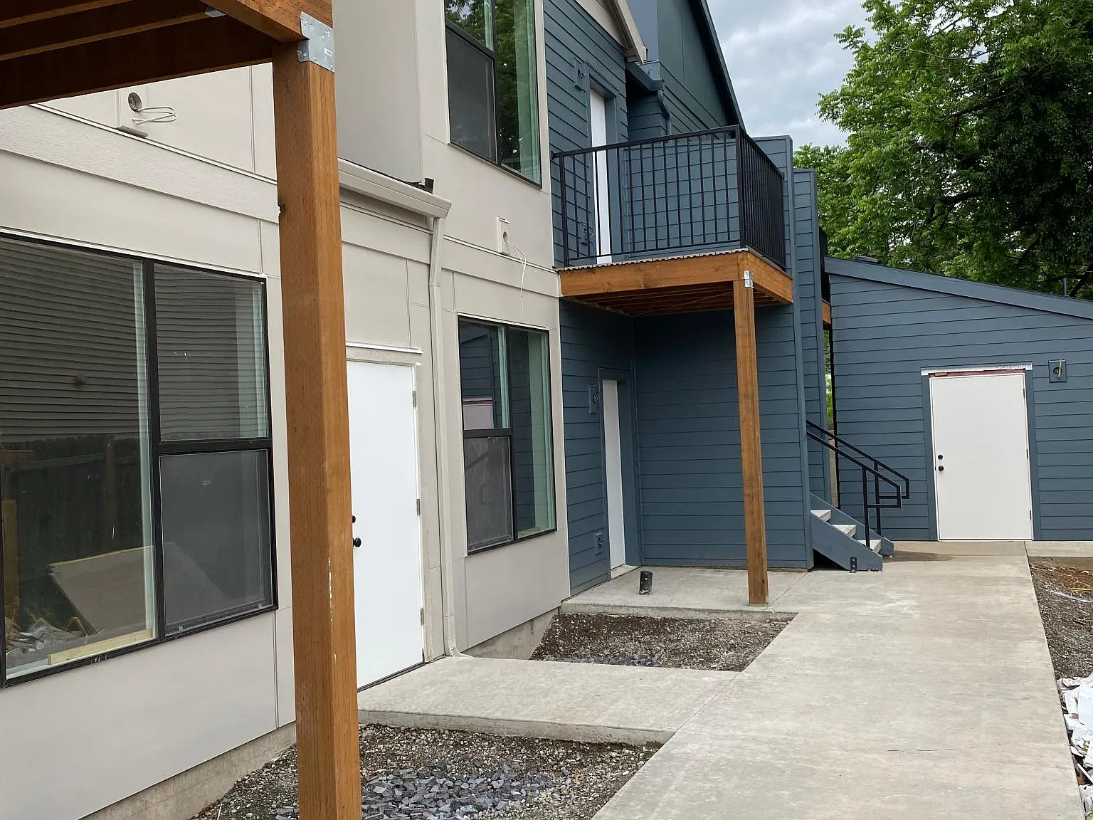 1 bed, 700 sqft, $1,300 — Photo 2