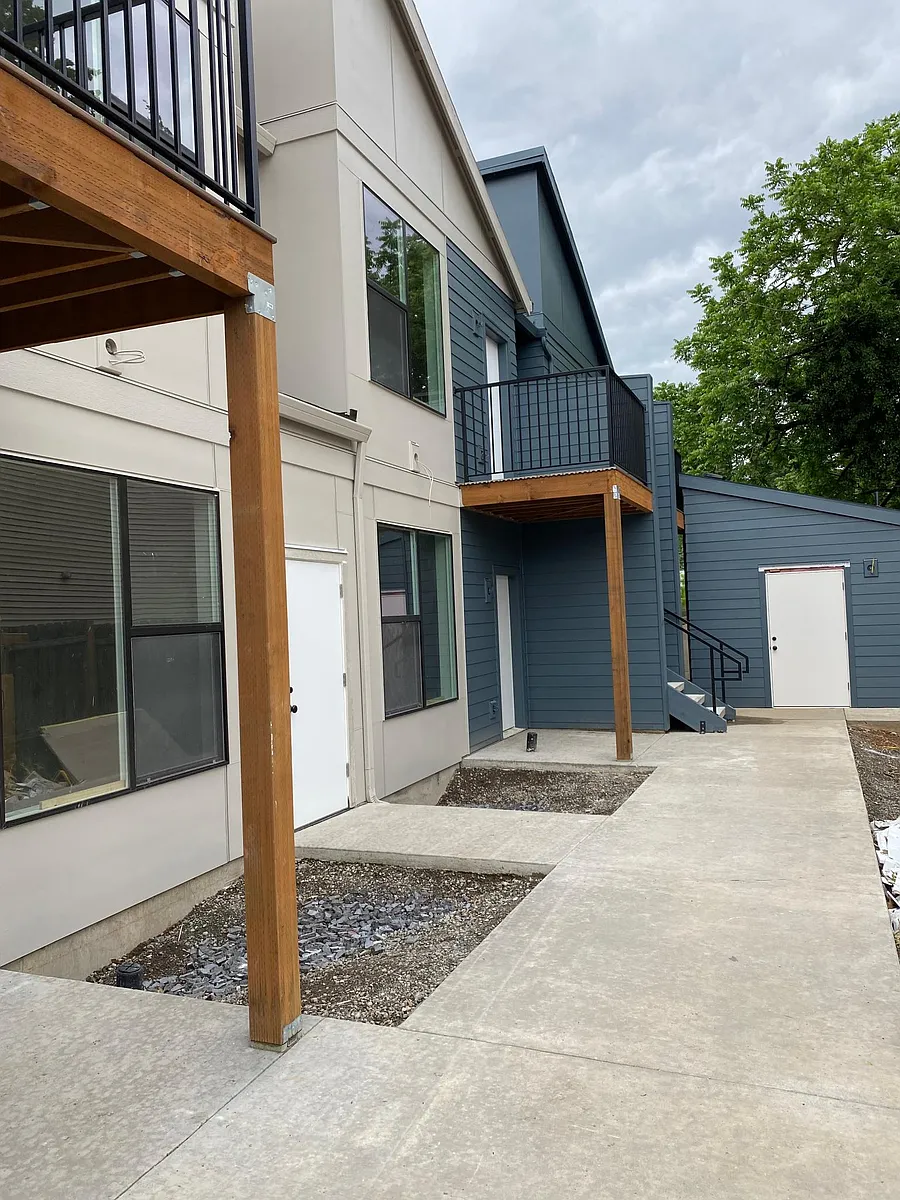 Building Photo - 3291 SE 122nd Ave