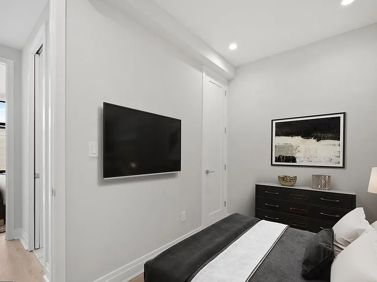 431 Quincy St NW #1 — Photo 17
