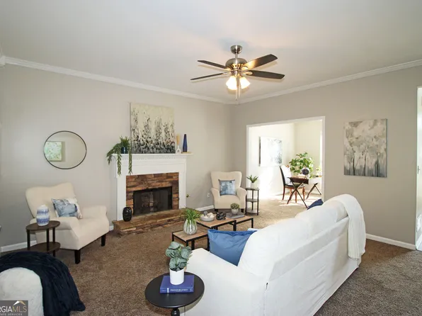 1213 Kingsbury Ln, Powder Springs, GA 30127