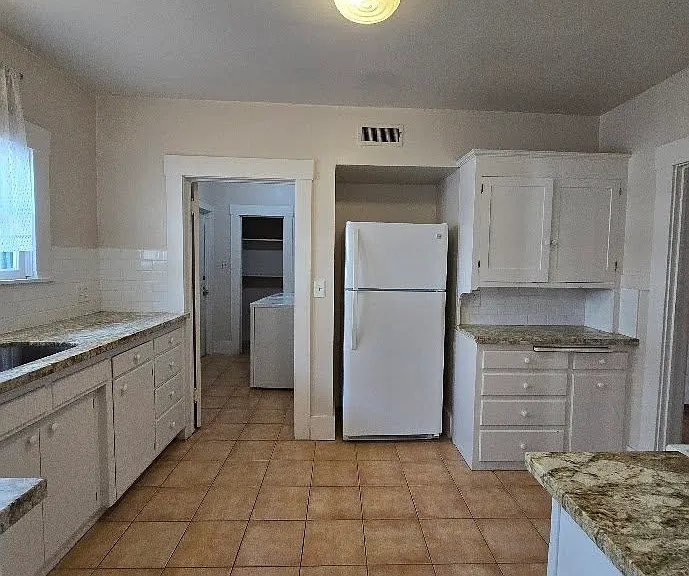 912 E Terrace Ave — Photo 14