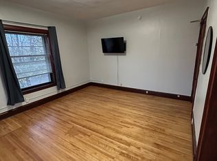 214 4th St SE #4F, Minneapolis, MN 55414