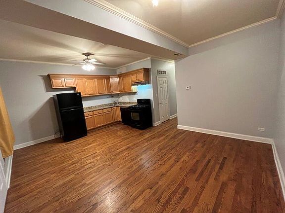 3rd image of 927 N Mozart St #2A