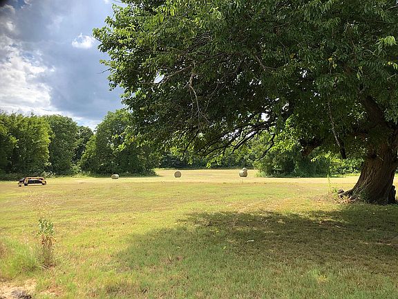 2nd image of 860 County Road 1200