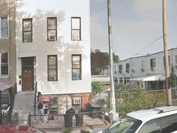 1147 Hancock St, Brooklyn, NY 11221