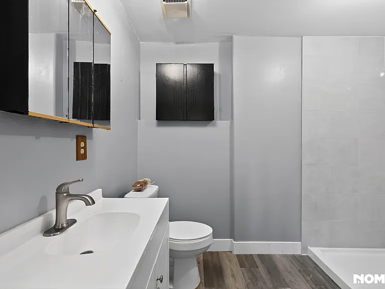 5615 S 141st St — Photo 24