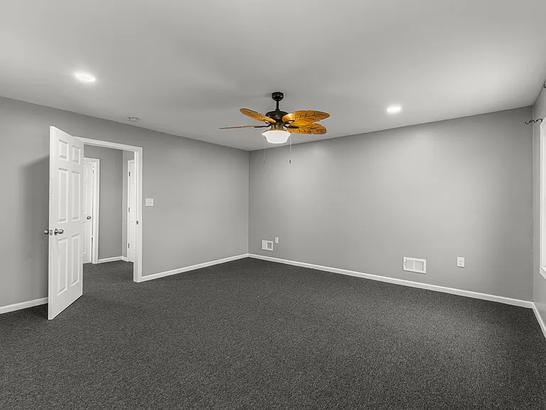 9 Walnut St — Photo 25