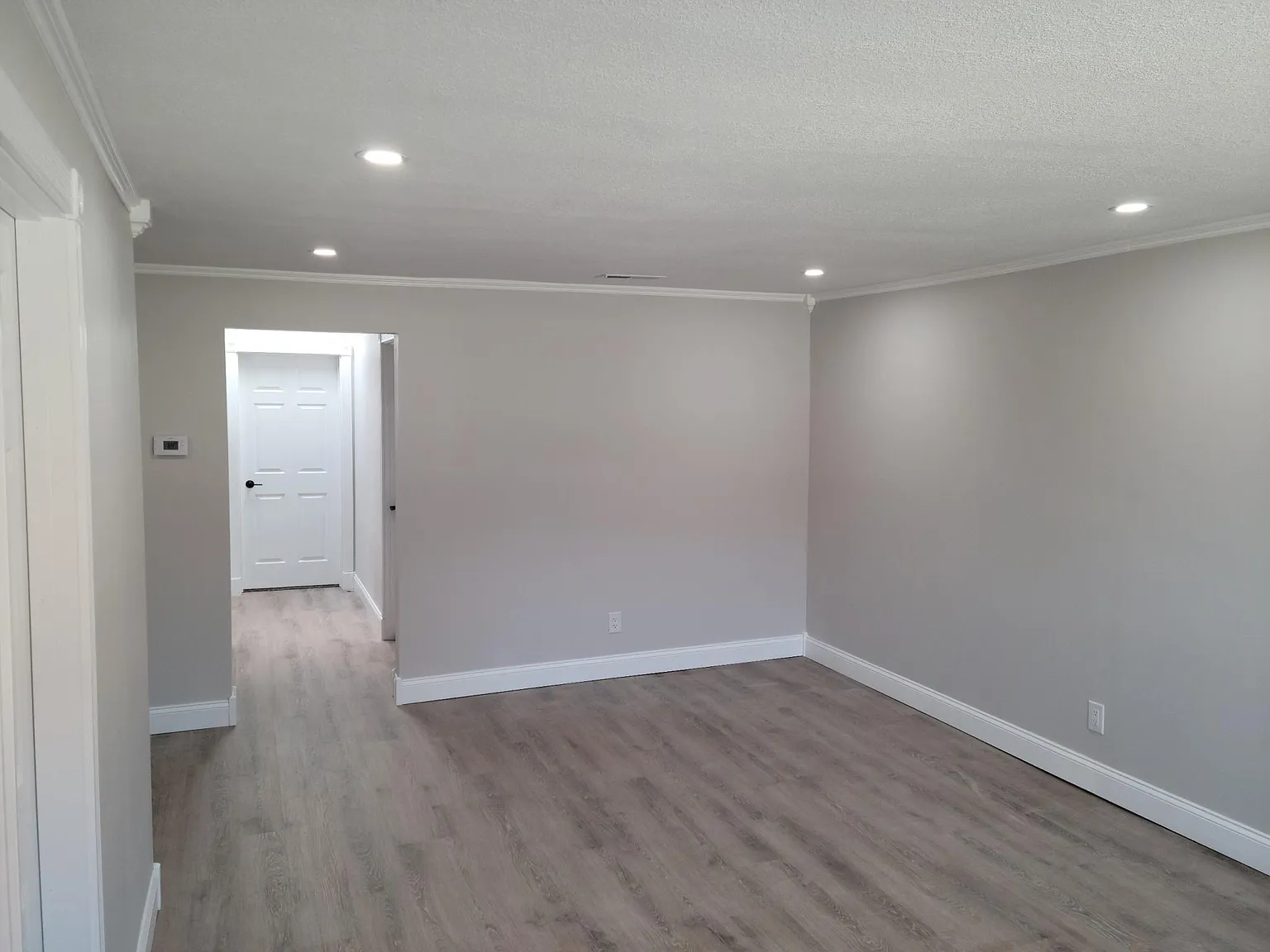 2 bed, 850 sqft, $1,100 — Photo 1