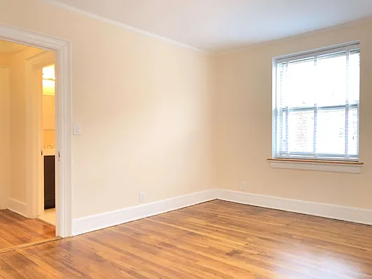 Rented by Kew Forest Realty Inc | media 13