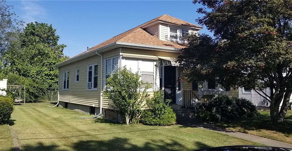 2nd image of 23 Lockmere Rd