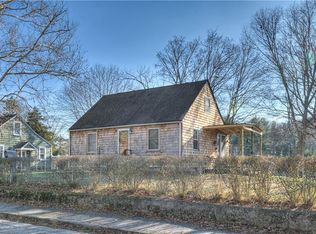 88 School St, North Kingstown, RI 02852