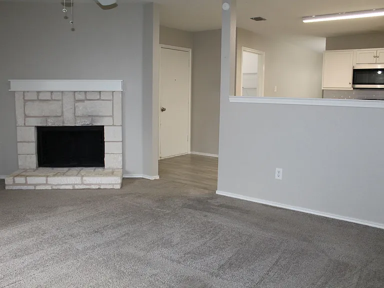 1321 Red River Ln — Photo 6