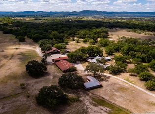 810 B&R Road, Utopia, TX 78884