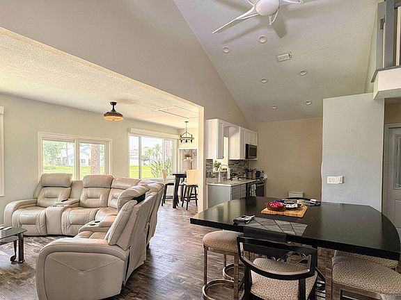 5th image of 525 Twin Lakes Dr