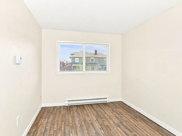 1002 N J St #7 — Photo 13
