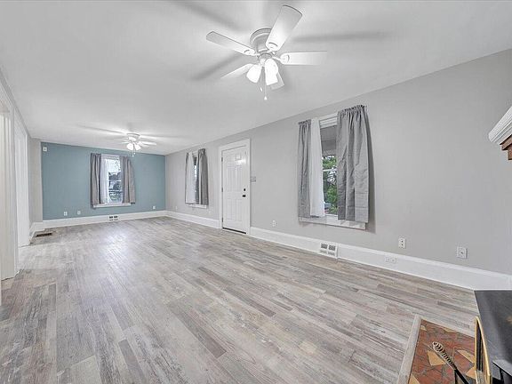 5th image of 855 E Main St