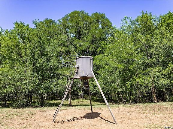 4th image of 2990 FM 467