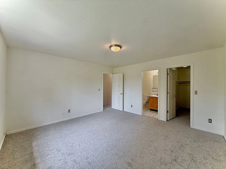 1080 E Elgin Ave — Photo 16