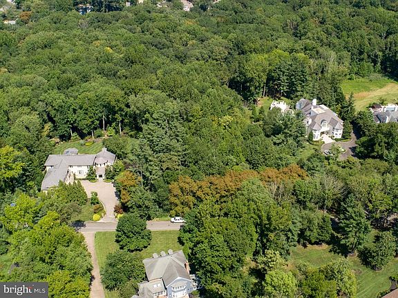 5th image of 218 Munn Ln