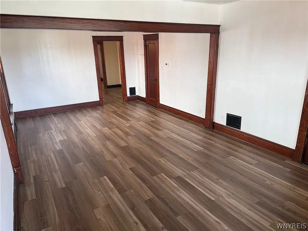 2 bed, 1.0 bath, 850 sqft, $1,050 — Photo 3