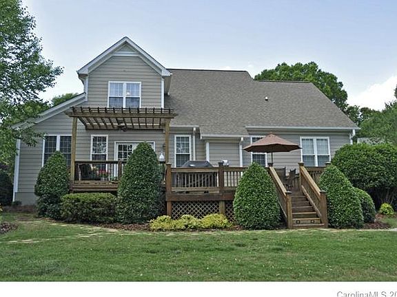 2nd image of 200 Turnberry Ln