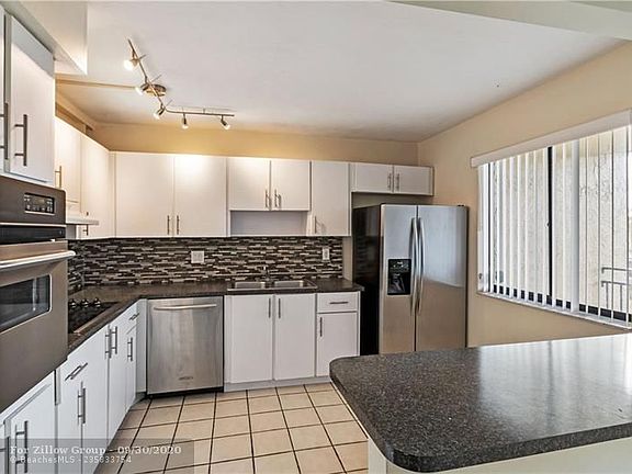 4th image of 321 Lakeview Dr APT 204