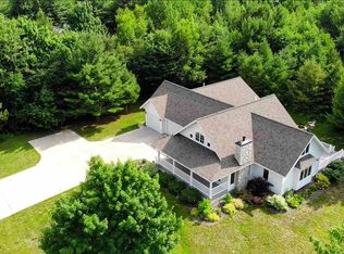 1401 Copper Dr, Hancock, MI 49930