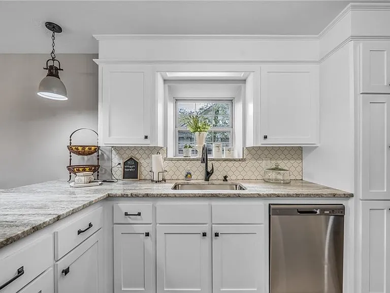 2805 Socorro Ct — Photo 10