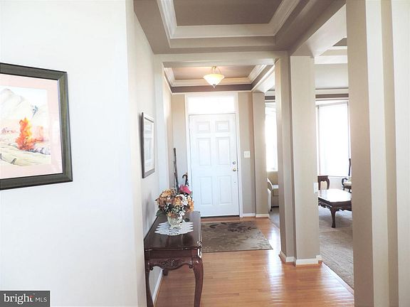 3rd image of 4856 Montega Dr