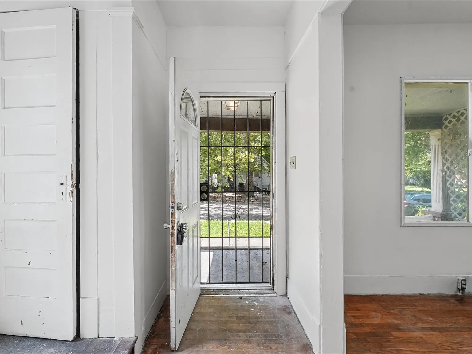 2 bed, 1230 sqft, $799 — Photo 4
