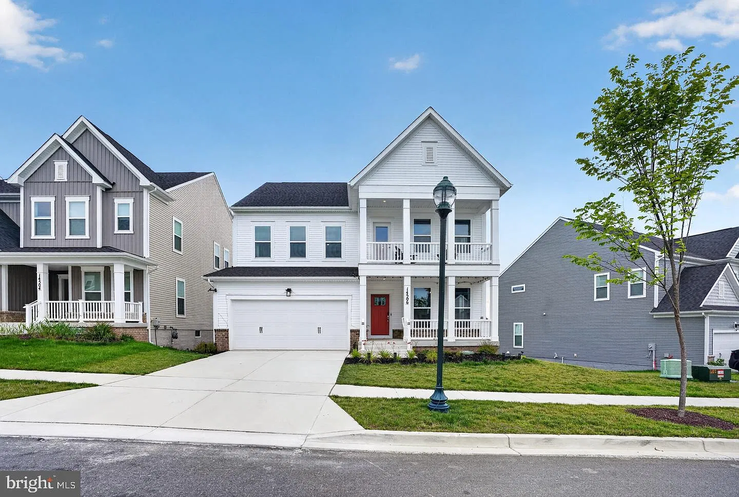 5 bed, 4.0 bath, 3152 sqft, $4,000 — Photo 2