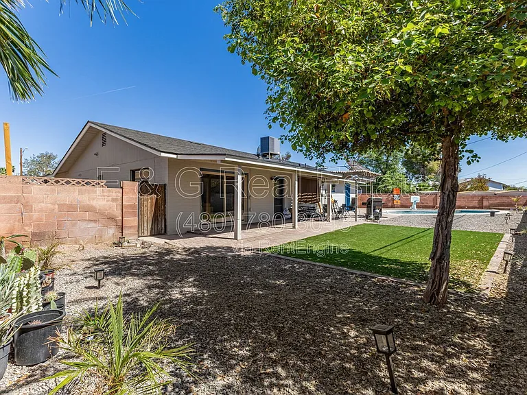 319 E Riviera Dr — Photo 30