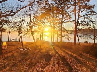 377 Kings Lake Blvd, Defuniak Springs, FL 32433