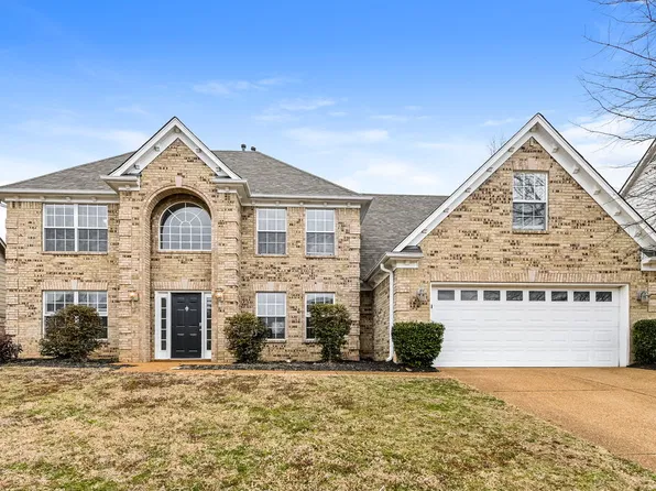 105 Whispering Creek Dr, Oakland, TN 38060