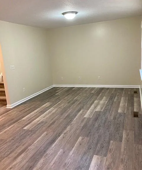 334 Courtney Cir — Photo 7
