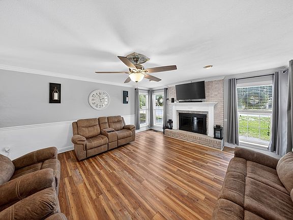 5th image of 20 Smith Ct