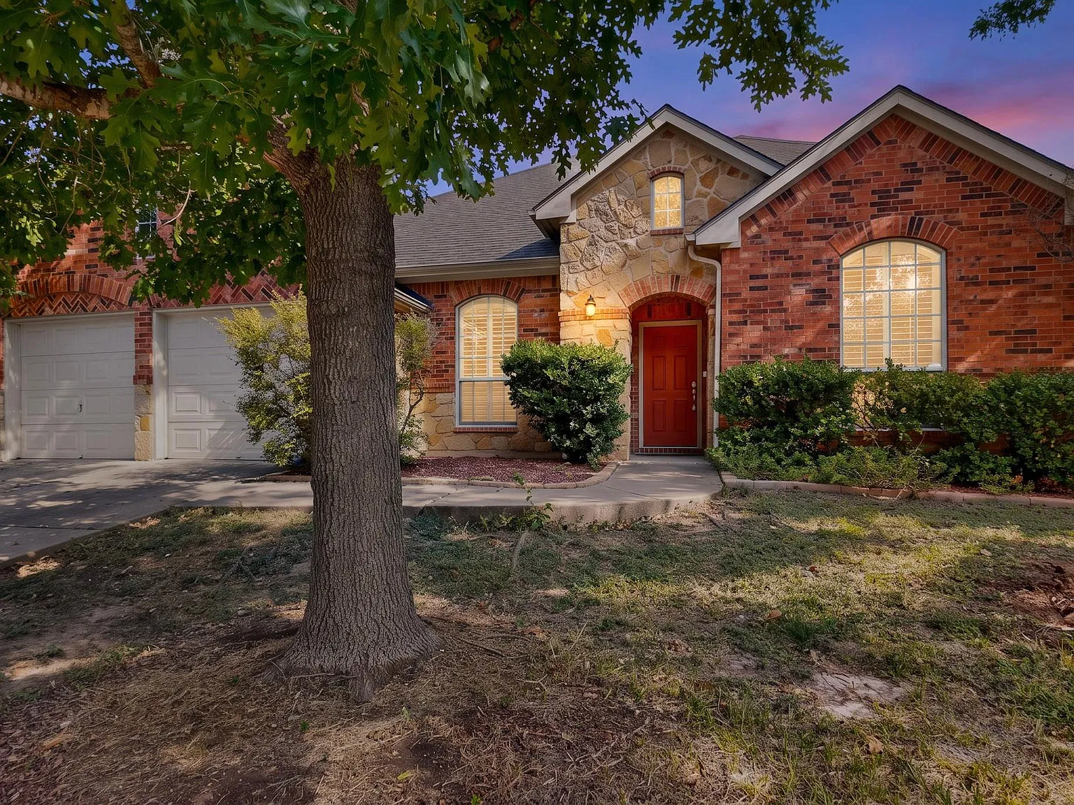 4 bed, 2.5 bath, 2597 sqft, $2,300 — Photo 1