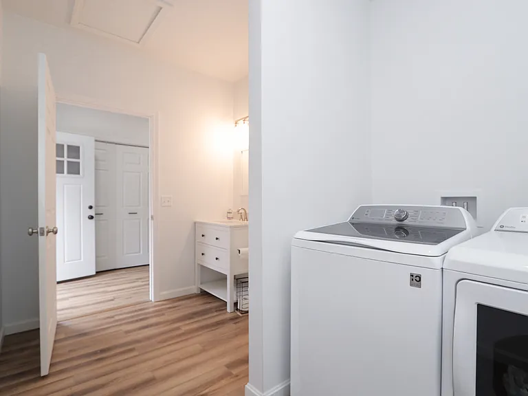 177 Thompson St — Photo 25