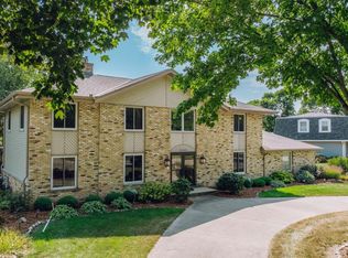 13395 Burlawn Pkwy, Brookfield, WI 53005