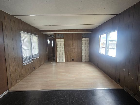4th image of 1016 E Main St Trailer 16
