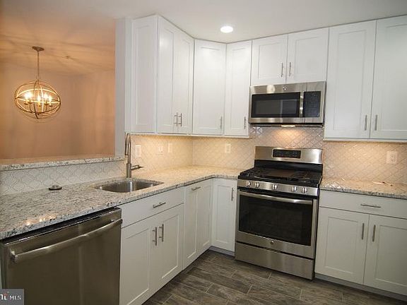 2nd image of 15305 Diamond Cove Ter #7-L