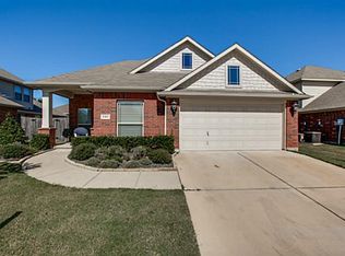 6565 Fairview Dr, Watauga, TX 76148