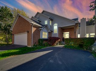 436 W Parkside Dr, Palatine, IL 60067