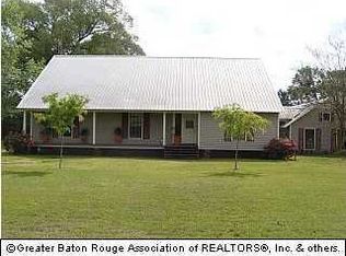 9555 S Tiger Bend Rd, Baton Rouge, LA 70817