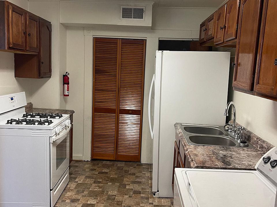 1st image of 209 1/2 W Dubois Ave